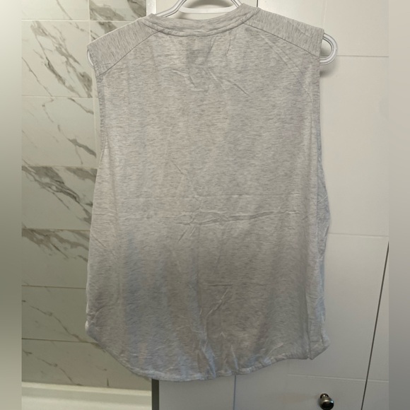 Adidas Workout Top XL NWOT - Picture 2 of 3